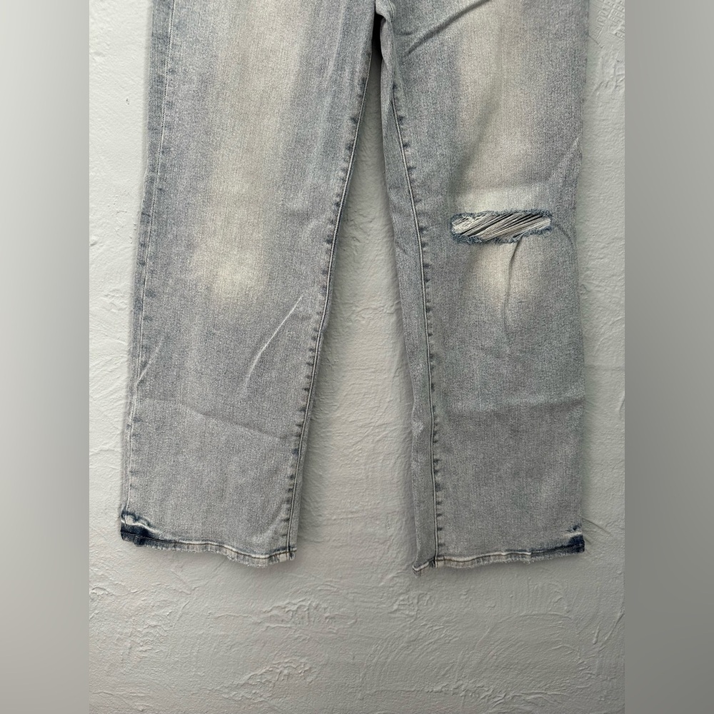 Vervet Light Wash Straight Jeans - Picture 4 of 8